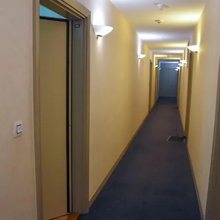 公寓 Superb Flat In Recent Building With Parking Lot *